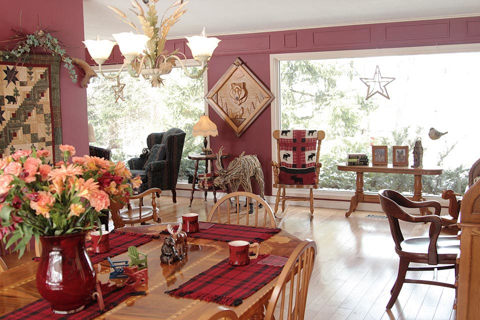 An inviting, sunlit sitting room